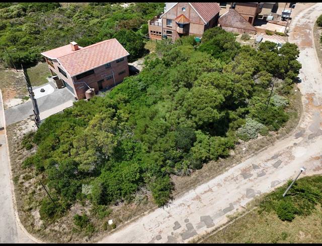 816M² VACANT LAND FOR SALE IN PARADISE BEACH